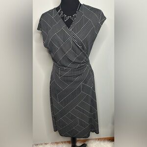 Ann Taylor|  faux wrap dress with tons of stretch and tie waist Sz 12p
